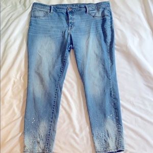 Light Wash Distressed Denim Jegging